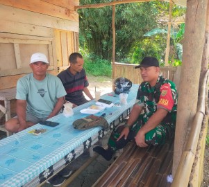 Babinsa Koramil 406-06/Tugumulyo Laksanakan Komsos dan Monitoring di Kelurahan Purwodadi