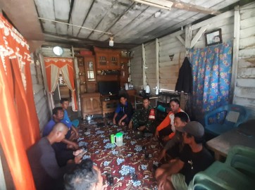 Komsos Babinsa Koramil 406-05/Muara Kelingi Bersama Kelompok Tani Desa Sembatu Jaya