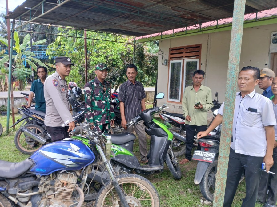 Babinsa Koramil 406-04/Muara Lakitan Laksanakan Komsos Bersama Perangkat dan Warga Desa Jajaran Baru