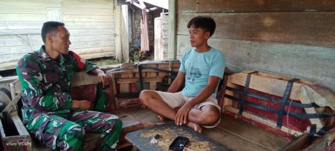 BABINSA KORAMIL 406-07/JAYALOKA JALIN KEAKRABAN DENGAN WARGA DESA NGESTIBOGA 1