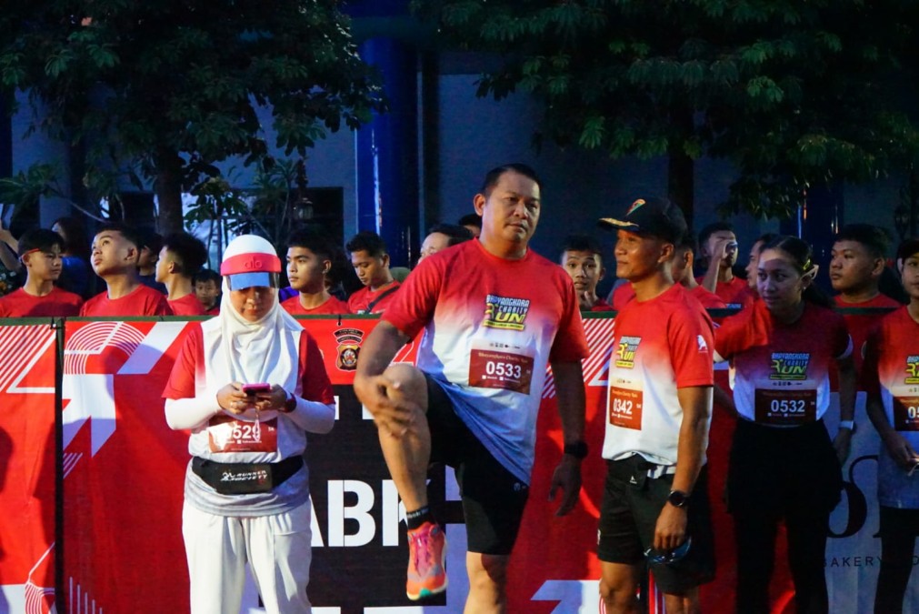 DANDIM 0406/LUBUKLINGGAU HADIRI JALAN SANTAI PERINGATAN HARI BHAYANGKARA KE-79 DI POLRES LUBUKLINGGAU