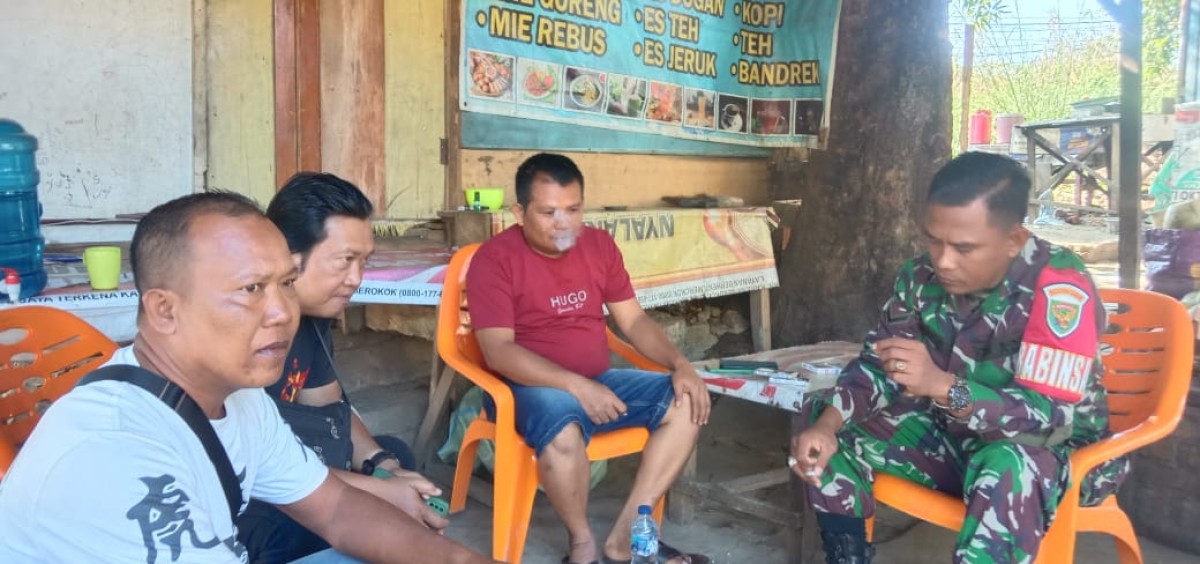 Babinsa Koramil 406-08/Lubuk Linggau Laksanakan Komsos dan Silaturahmi Bersama Warga di Kelurahan Puncak Kemuning