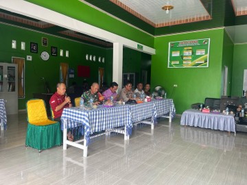 Babinsa Koramil 406-04/Muara Lakitan Hadiri Rapat Tim Verifikasi Plasma Koperasi Desa Prabumulih 1