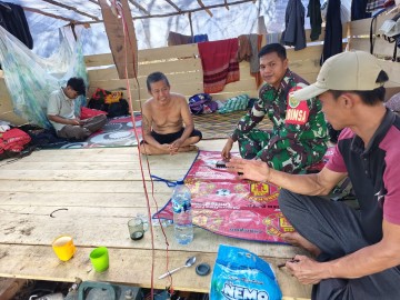 Babinsa Koramil 406-03/Rupit Laksanakan Sosialisasi Bersama Warga Desa Embacang Baru Langkap