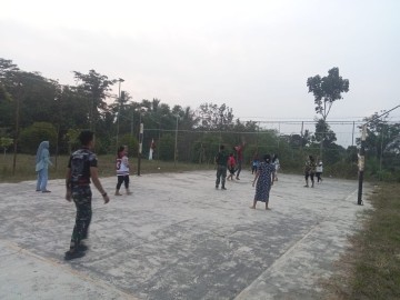 Satgas TMMD ke-125 Kodim 0406/Lubuklinggau Gelar Olahraga Bersama Warga Desa Kota Baru SP 7