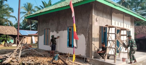Satgas TMMD ke-125 Kodim 0406/Lubuklinggau Rehabilitasi Musola di Desa Kota Baru SP 7 Kegiatan Sudah Berjalan 7 Hari, Aman dan Lancar