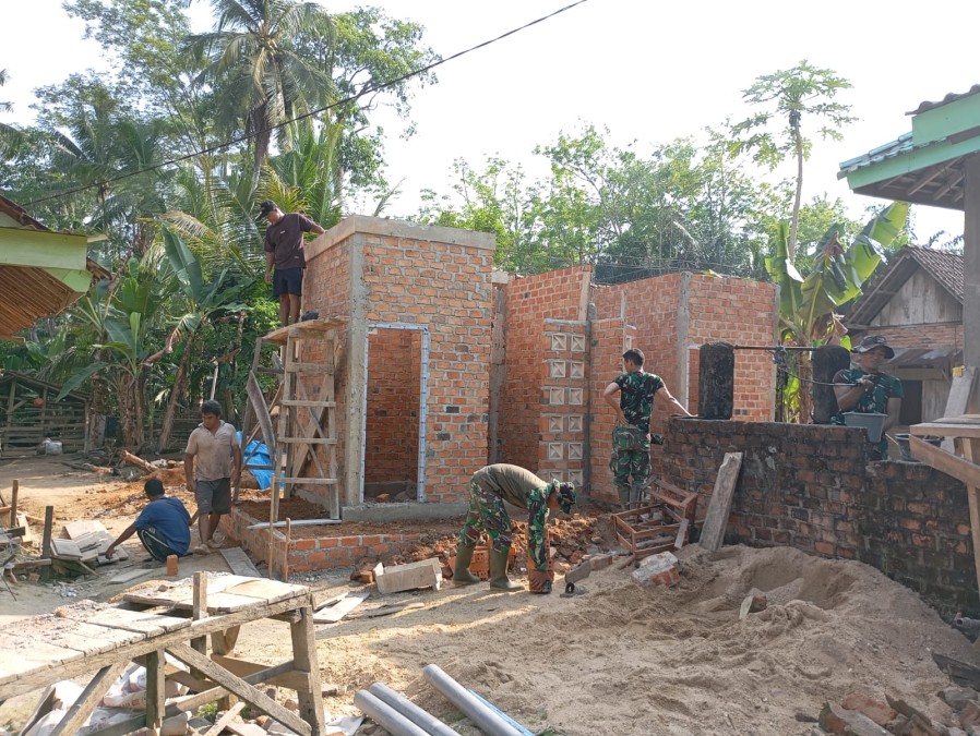 Satgas TMMD ke-125 Kodim 0406/Lubuklinggau, Pembangunan MCK di Desa Kota Baru SP 7 Memasuki Tahap Sloof Atas