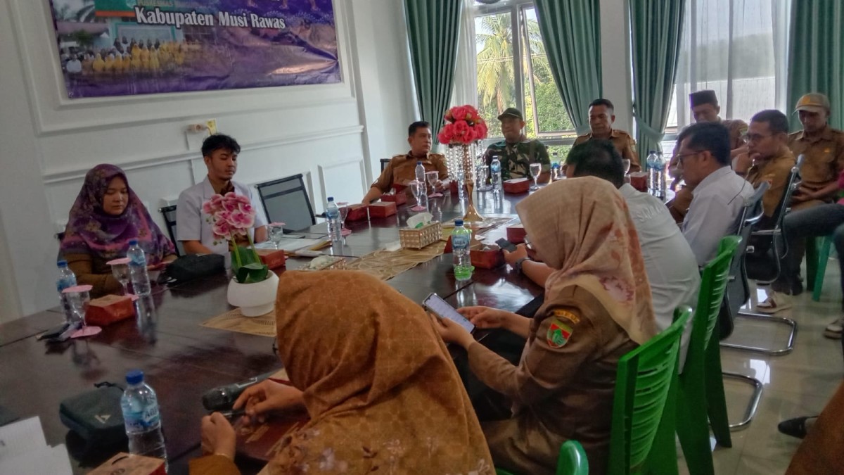 GIAT BABINSA KORAMIL 406-06/TUGUMULYO MENGHADIRI LOKAKARYA MINI LINTAS SEKTOR TRI BULANAN DI PUSKESMAS MANGUNHARJO