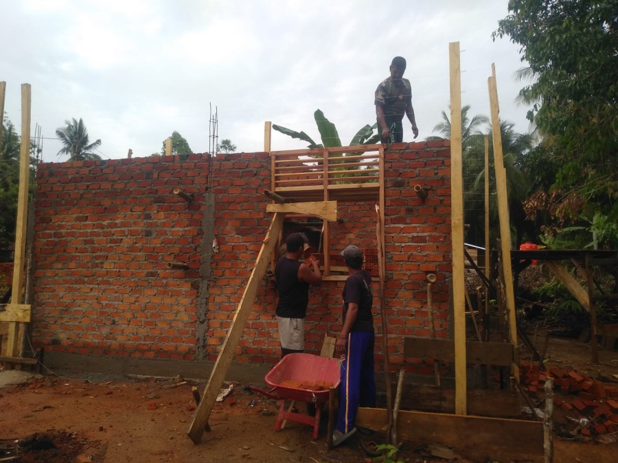 Satgas TMMD Kodim 0406/Lubuklinggau Percepat Pembangunan Rumah Layak Huni di Desa Kota Baru SP 7