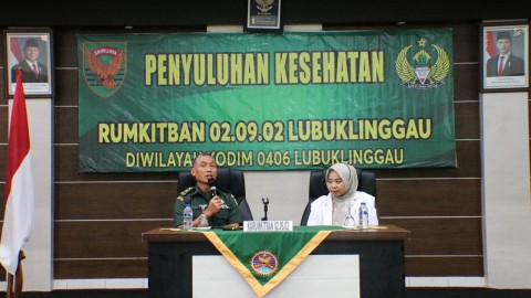 PENYULUHAN KESEHATAN DI MAKODIM 0406/LUBUK LINGGAU: ANTISIPASI PENYAKIT KOLESTEROL, OBESITAS, DAN JANTUNG KORONER