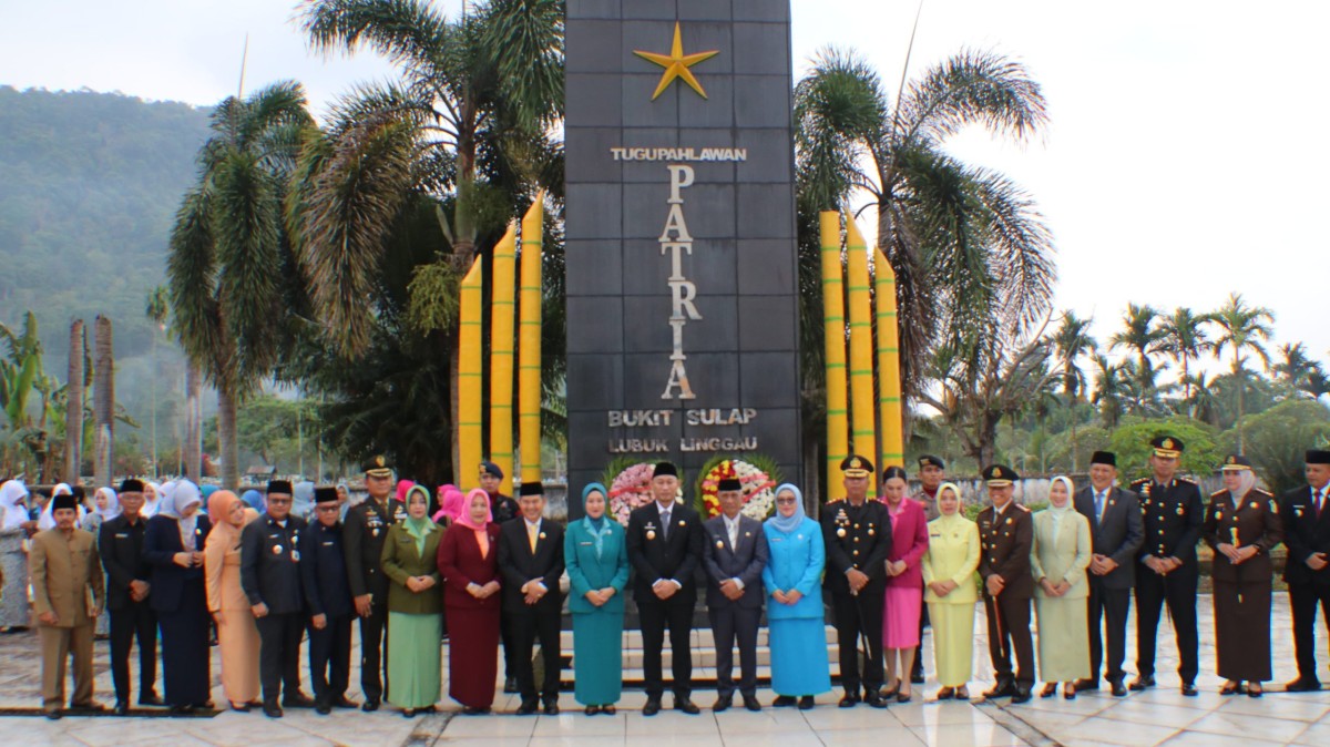 Komandan Kodim 0406/Lubuklinggau Hadiri Acara Ziarah Nasional di Taman Makam Pahlawan