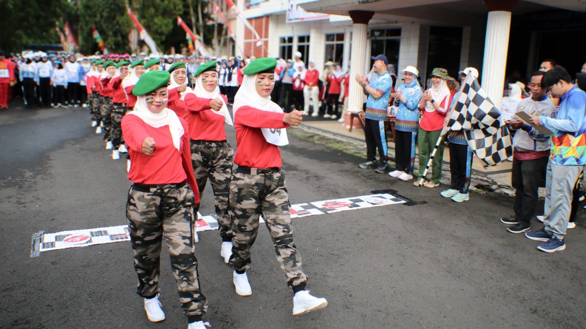 Semangat Kemerdekaan, Ibu-Ibu Persit Kodim 0406/Lubuklinggau Ikuti Lomba Gerak Jalan