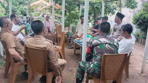 Serda M. Cristian Ganda Saputra Gelar Komsos Bersama Lurah, Warga, dan Tokoh Adat di Kelurahan Karya Bakti