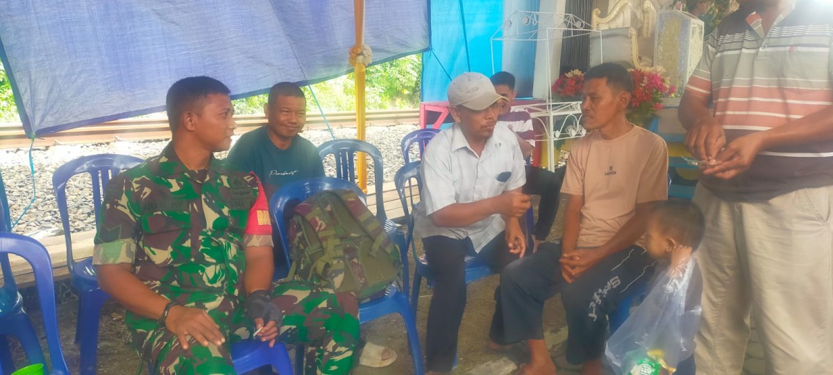 Serma Nurhasrifudin, Babinsa Koramil 406-10/Lubuklinggau Timur, Jalin Silaturahmi dengan Warga RT 04 Kelurahan Mesat Seni.