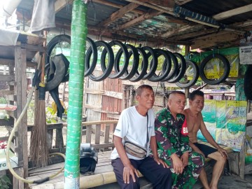 Babinsa Koramil 406-09/Terawas Ajak Warga Hidup Sehat dan Jaga Keamanan Lingkungan