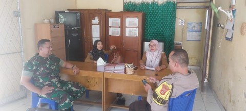 Babinsa Koramil 406-08/Lubuk Linggau Gelar Komsos Bahas Jadwal Siskamling