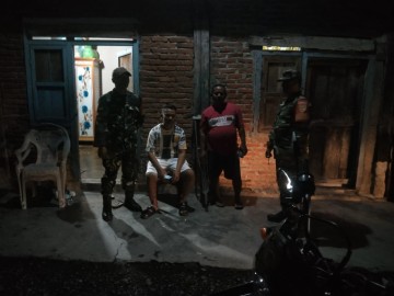 Babinsa Koramil 406-05 Muara Kelingi Laksanakan Siskamling Bersama Warga Desa Mambang