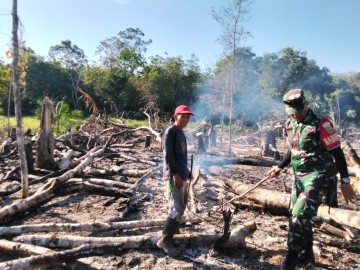 KORAMIL 406-01/RAWAS ULU LAKSANAKAN KEGIATAN PENANGGULANGAN KARHUTLA DI WILAYAH KABUPATEN MUSI RAWAS UTARA