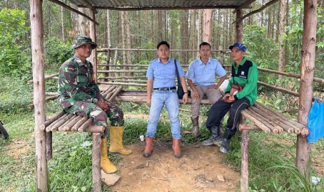 Ciptakan wilayah yang kondusif sertu Dimas Prayoga jalin komsos dengan masyarakat di wilayah binaan