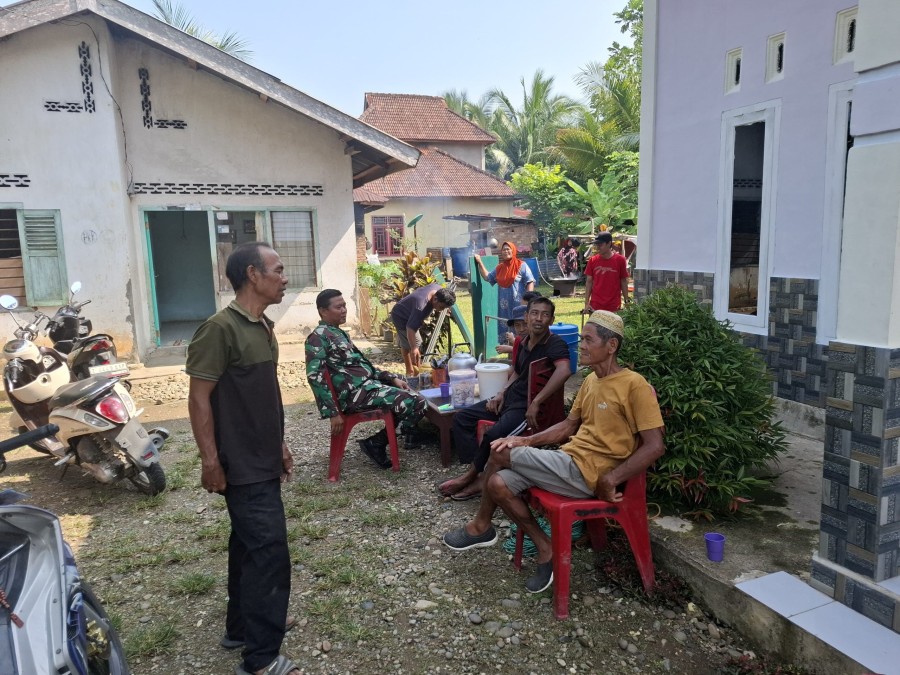 Babinsa Koramil 406-01/Rawas Ulu Laksanakan Komsos Penanggulangan Karhutla di Wilayah Binaan