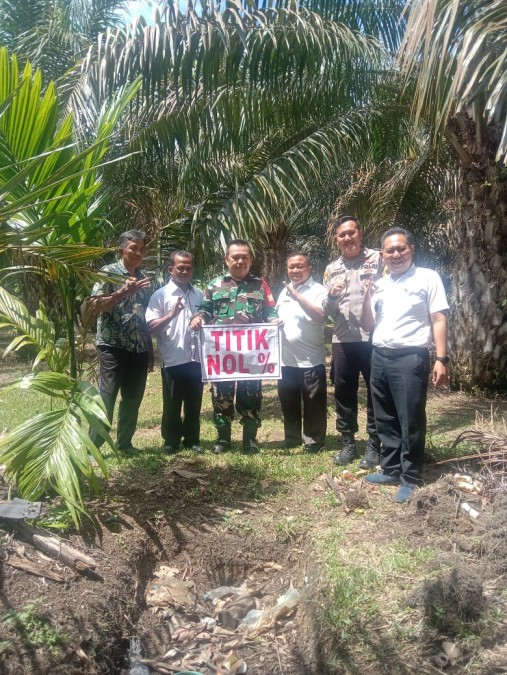 Babinsa Koramil 406-05/Muara Kelingi Hadiri Pemasangan Titik Nol Pembangunan Siring Jalan di RT 09