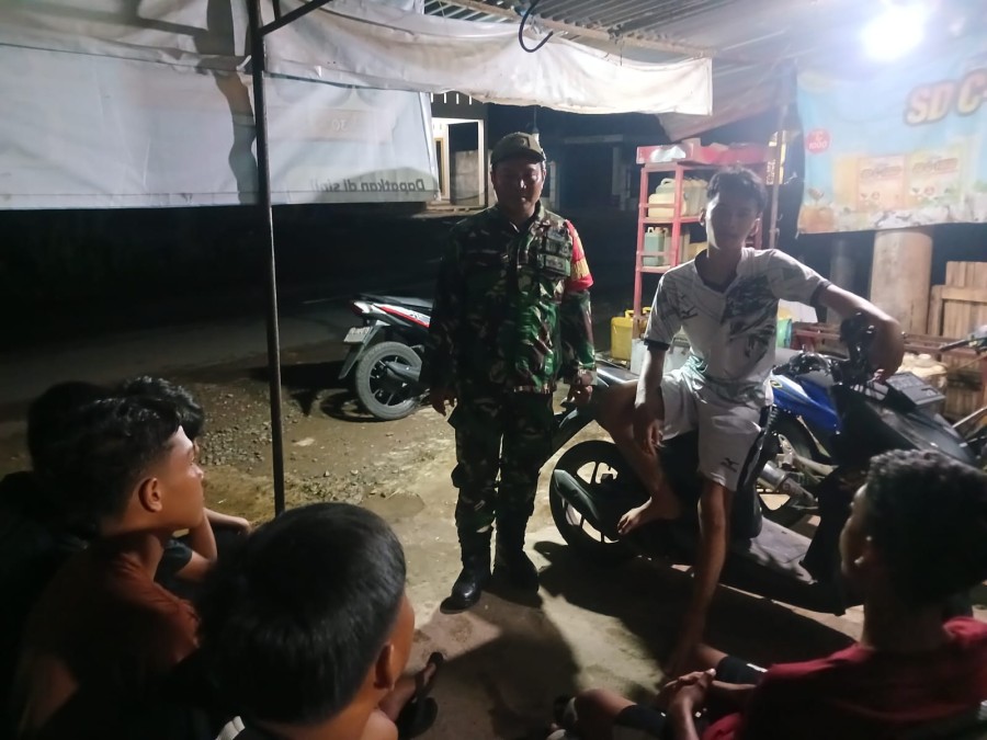 Babinsa Laksanakan Patroli Siskamling dan Sosialisasi Bahaya Narkoba di Desa Wonosari