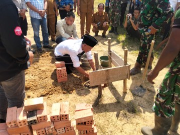 Danramil 406-02/Rawas Ilir Hadiri Peletakan Batu Pertama Pembangunan Kantor Desa Koperasi Merah Putih di Desa Belani