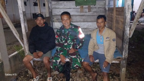 BABINSA KORAMIL 406-05/MUARA KELINGI TETAP AKTIF LAKSANAKAN PATROLI SISKAMLING DI DESA TANJUNG SANAI