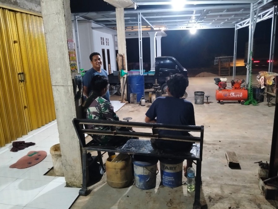 Koramil 406-02/Rawas Ilir Ciptakan Desa Binaan Aman dan Nyaman Melalui Kegiatan Siskamling