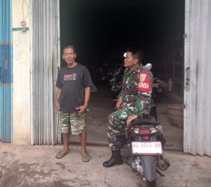 Tingkatkan kerjasama dengan masyarakat Serda Samsul Bahri jalin silaturahmi di wilayah binaan