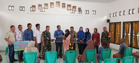 Danramil 406-09/Terawas Hadiri Pembagian BLT Tahun 2025 di Desa Karang Panggung