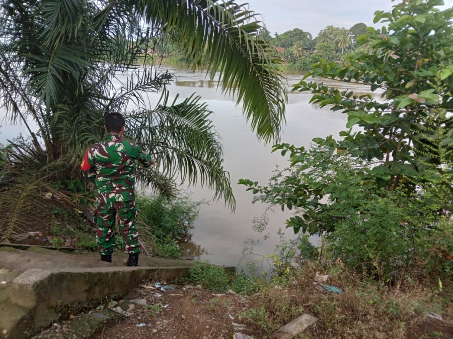 Babinsa Koramil 406-04/muara Lakitan aktif lakukan patroli di wilayah guna ciptakan kondisi wilayah yg kondusif dan Aman