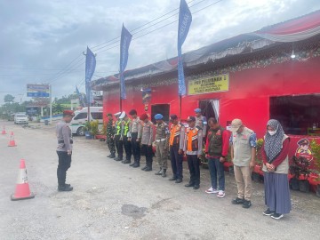 Babinsa Koramil 406-03/Rupit Laksanakan Pengamanan Pos Pam Nataru