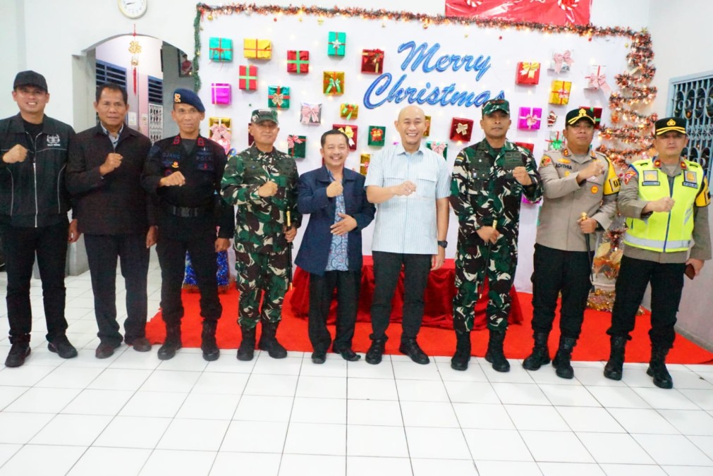 Komandan Kodim 0406/Lubuklinggau letkol INF Danny Steven Surbakti S,A,P,.M.M. Pimpin Patroli Pengamanan Perayaan Natal 2025 kota Lubuklinggau