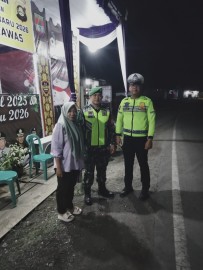 Babinsa Koramil 406-05/Muara Kelingi Laksanakan Monitoring Pos Nataru di Simpang Semambang