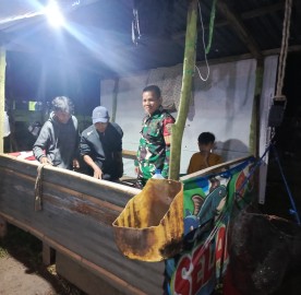 Babinsa Koramil 406-07/Jayaloka Laksanakan Patroli dan Monitoring Siskamling