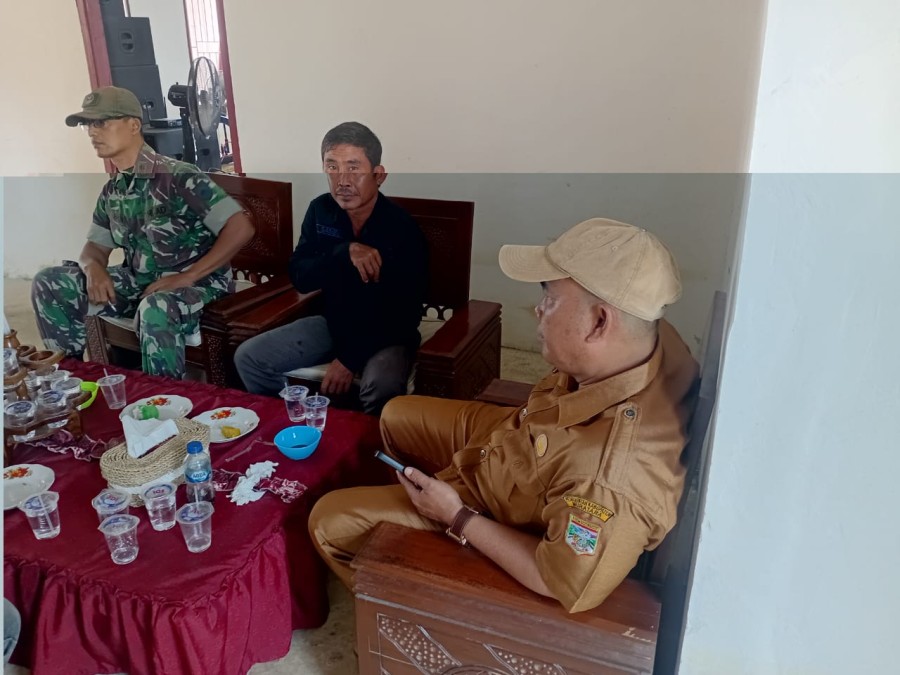 Babinsa Koramil 406-02/Rawas Ilir Laksanakan Komsos di Kelurahan Karang Dapo