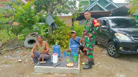 Serka Arya Crispi Babinsa Koramil 406-10/Lubuklinggau Timur Jalin Keakraban dengan Warga Kelurahan Jawa Kiri
