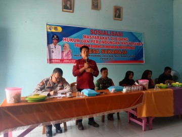 Babinsa Koramil 406-03 Rupit Hadiri Sosialisasi Hukum dan Perlindungan Masyarakat di Desa Sukaraja