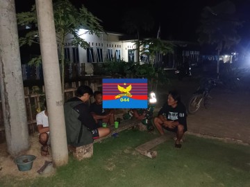 Babinsa Koramil 406-07/Jayaloka Sertu YD Ade Aktif Laksanakan Patroli Siskamling di Desa Purwodadi