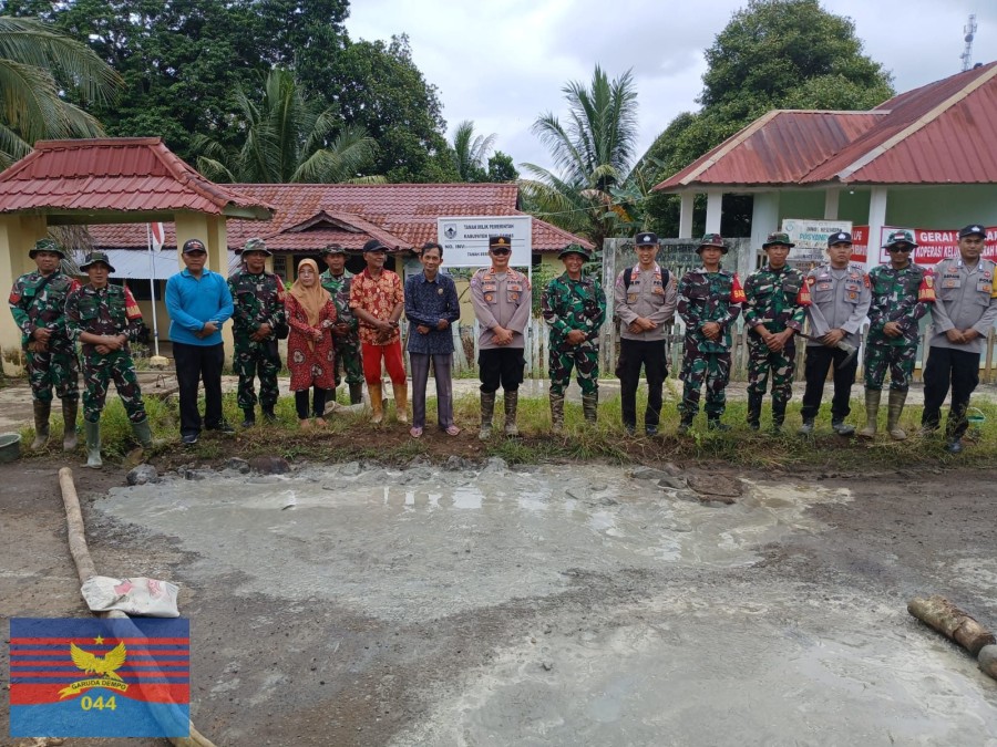 KODIM 0406/LUBUKLINGGAU HADIR UNTUK MASYARAKAT, LAKSANAKAN PENAMBALAN JALAN JAYALOKA–SUKAKARYA JELANG ARUS MUDIK