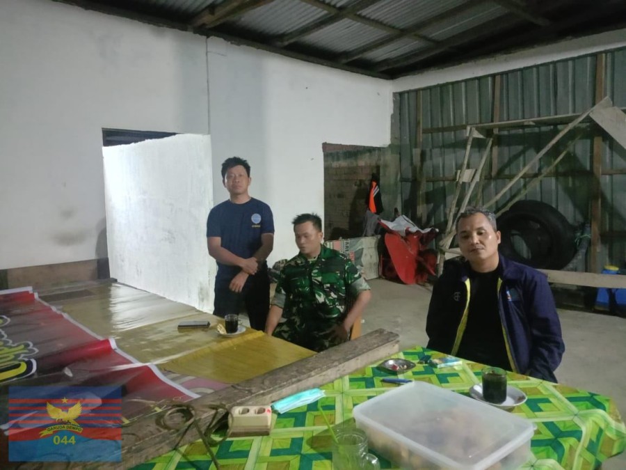 Babinsa Koramil 406-03/Rupit Laksanakan Patroli Siskamling di Desa Rantau Jaya