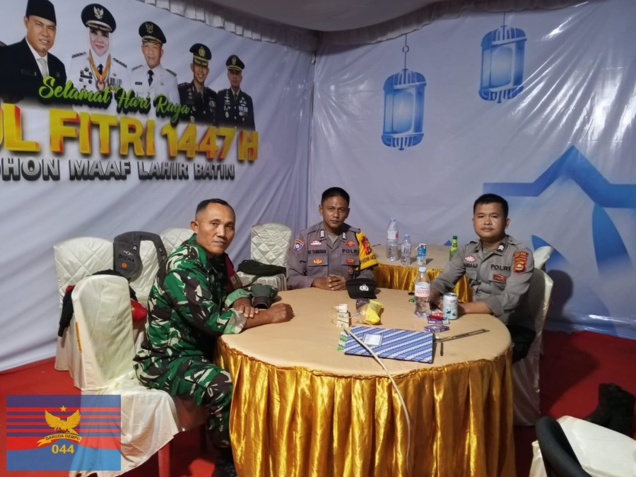 Serka Supadi Babinsa Koramil 406-09/Trawas Laksanakan Patroli Keamanan di Pos Pam Idul Fitri 1447 H 