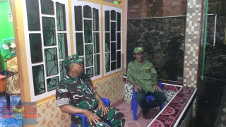 BABINSA KORAMIL 406-07/JAYALOKA AJAK WARGA AKTIFKAN SISKAMLING