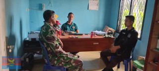 Serka Siswoyo Jalin Komunikasi dengan Perangkat Desa Karya Sakti