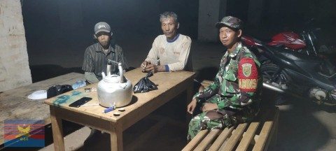 BABINSA KORAMIL 406-07/JAYALOKA LAKSANAKAN PATROLI POS KAMLING DI WILAYAH KECAMATAN SUKAKARYA