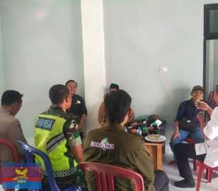Babinsa Koramil 406-04/Muara Lakitan Jalin Komsos dan Sosialisasi Penerimaan TNI di Desa Megang Sakti IV