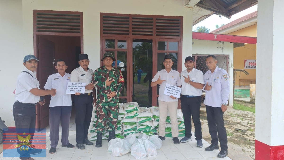 Babinsa Koramil 406-02/Rawas Ilir Hadiri Penyerahan Bantuan CSR Banjir untuk Warga Rawas Ilir