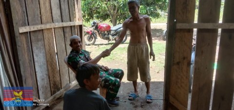 Serka Zulkarnain Babinsa Koramil 406-07/Jayaloka Terus Jalin Silaturahmi dengan Warga Desa Margoyoso