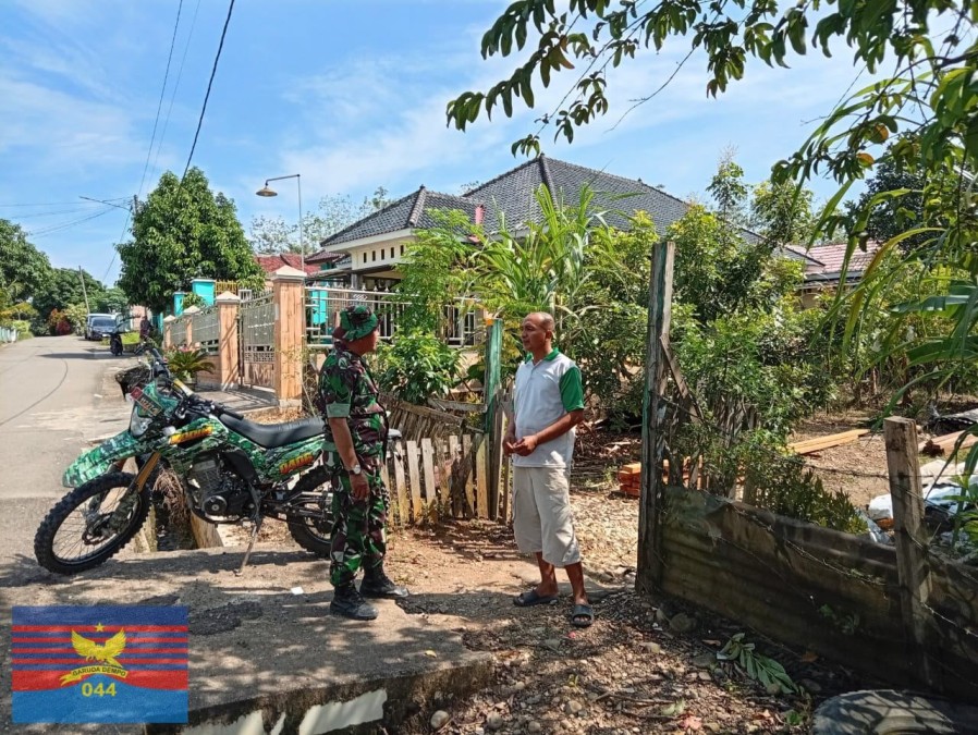 Babinsa Koramil 406-01/Rawas Ulu Laksanakan Komsos dan Silaturahmi Bersama Masyarakat Desa Lubuk Kemang
